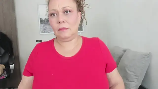 Cheryl JONES online show from January 11, 6:57 pm