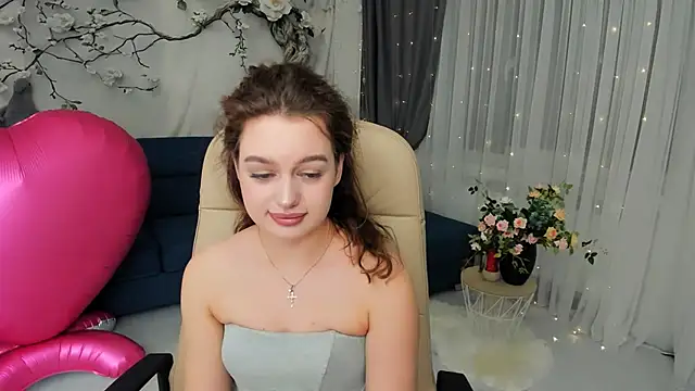 MiracleCurly online show from February 15, 6:07 pm