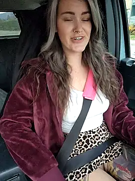 Lilmissvyx online show from November 3, 3:38 pm