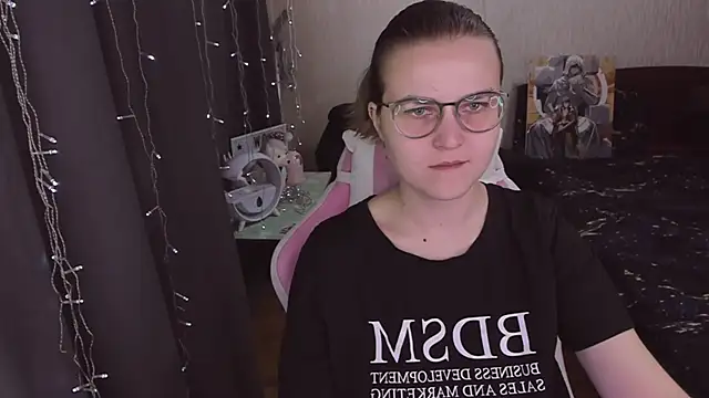 MissBrightShine online show from October 19, 11:01 am