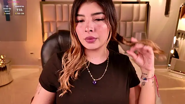 LisaMonroe  online show from November 11, 9:23 pm