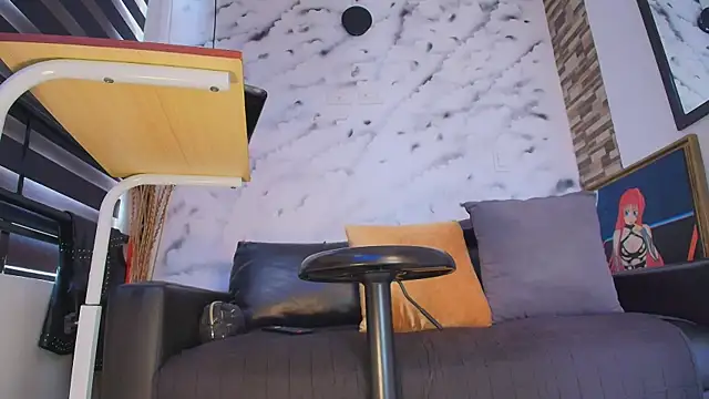 Sophie LittleS online show from March 26, 1:35 pm