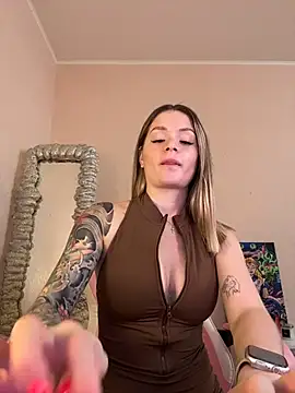 miaacatt online show from November 9, 8:43 am