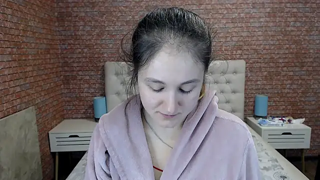 Holliy Cooper online show from October 15, 7:55 am