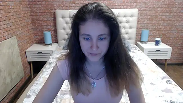 Holliy Cooper online show from September 13, 8:22 am