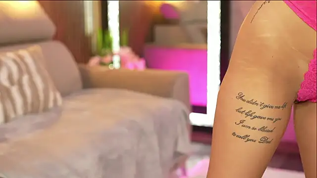 AmyBlair online show from March 25, 9:01 am