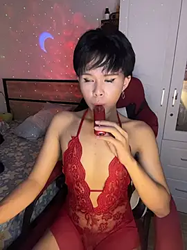 Plaxtique online show from February 21, 4:51 pm