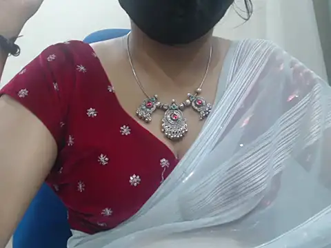 Lovely Siri 23 online show from April 16, 8:08 pm