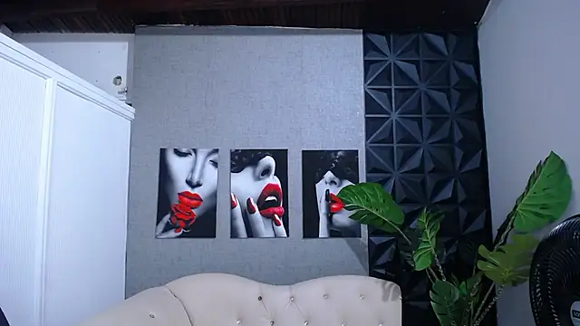 Valentinaa mature online show from April 18, 3:20 am