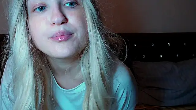 Sara4uu online show from June 28, 8:37 pm