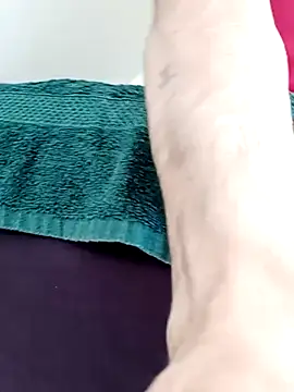 JOHANNA9MOI02 online show from April 8, 1:35 pm