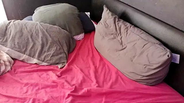 McPherson72 online show from April 8, 11:34 am