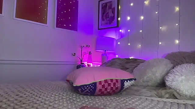 Fitnessbabe69 online show from April 14, 9:20 am